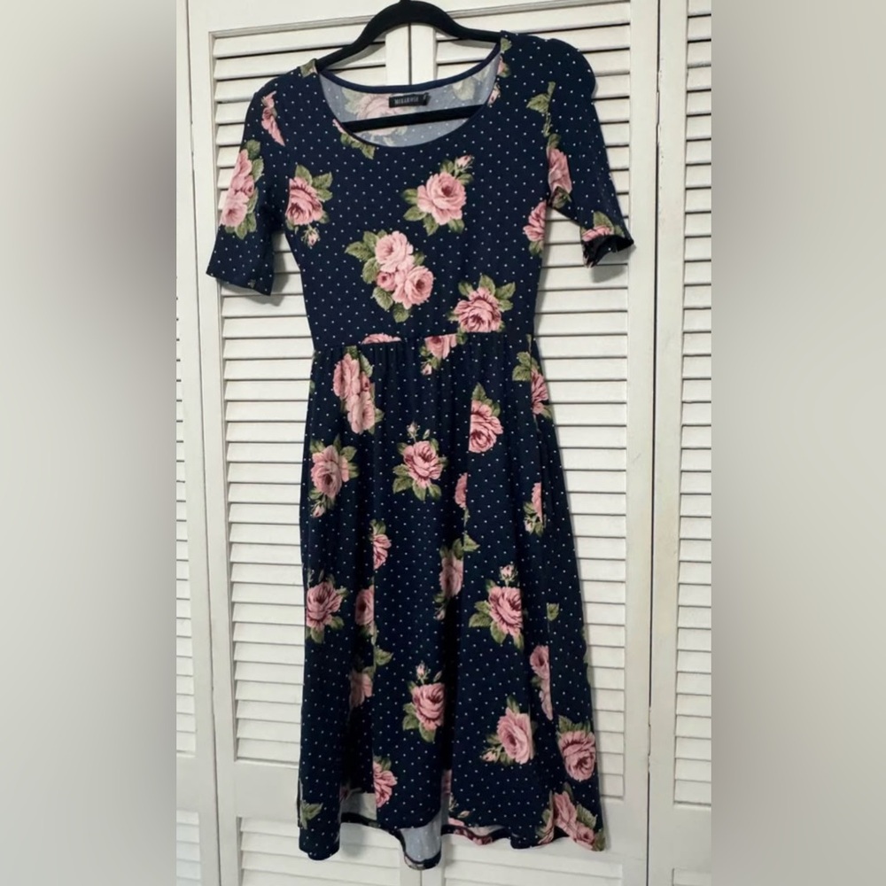 Neesees Dresses - Picture 2 of 6
